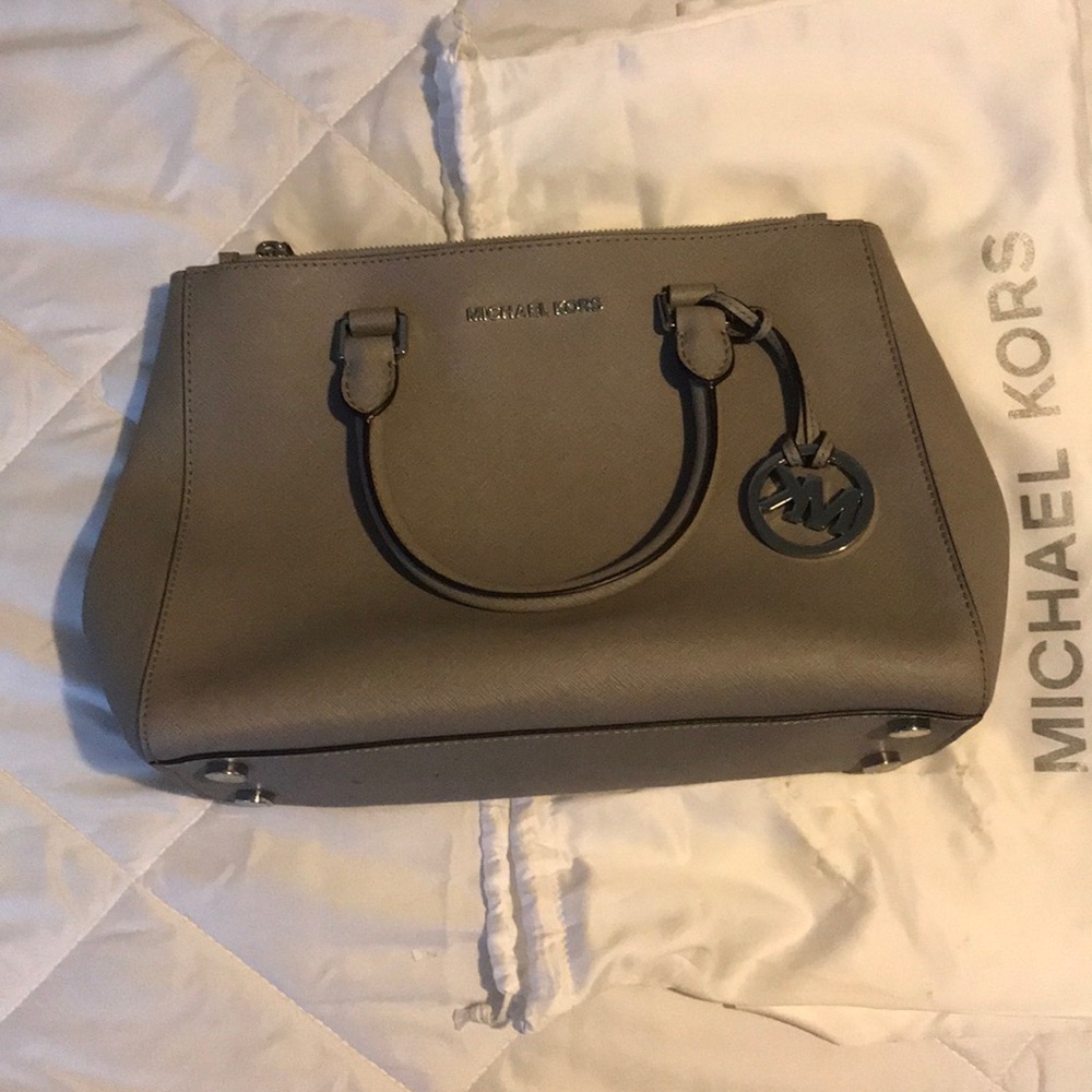 Grey Michael Kors crossbody bag